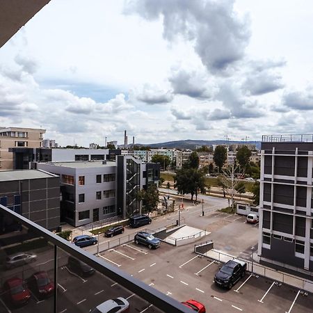 Q Apartament Near Palas Mall ياش المظهر الخارجي الصورة
